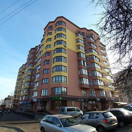 Новобудова Центр Lejlighed Lutsʼk Eksteriør billede